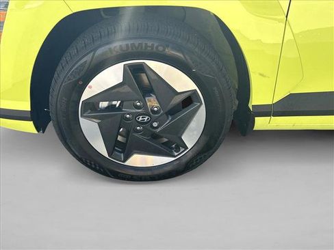 Used 2024 Hyundai Kona SEL image 17