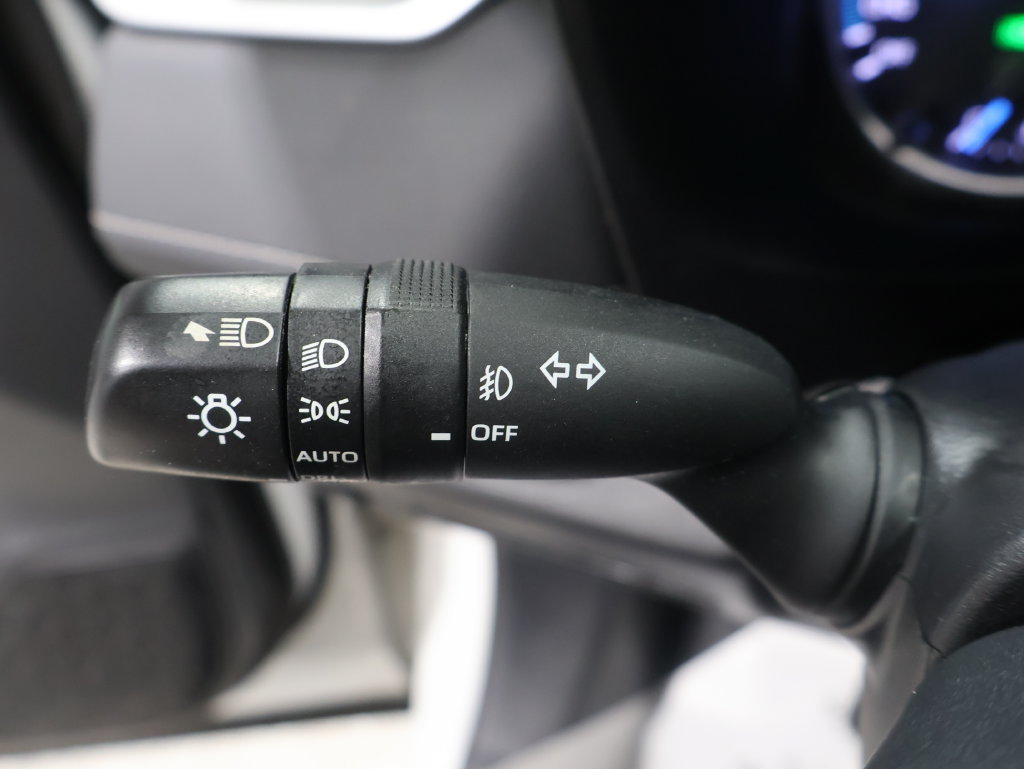 Used 2021 Toyota RAV4 XLE w/ XLE Grade Weather Package AWD/4WD image 36