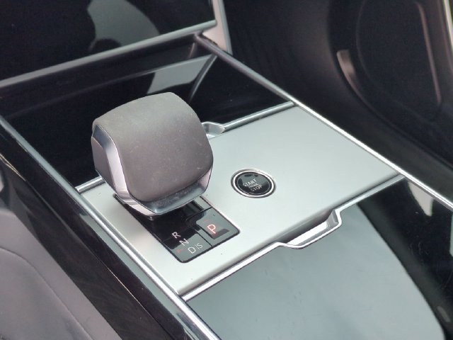 Used 2024 Land Rover Range Rover SE AWD/4WD image 9