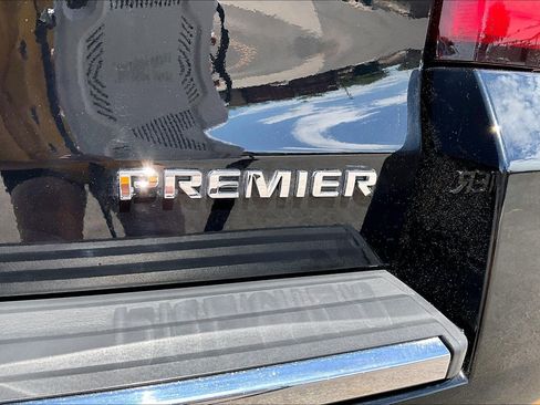 Used 2019 Chevrolet Tahoe Premier AWD/4WD image 32