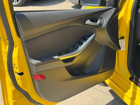 Used 2017 Ford Focus ST FWD image 14