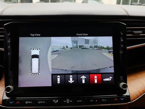 Used 2022 Jeep Grand Wagoneer Series III w/ Rear Seat Video Group 1 image 10