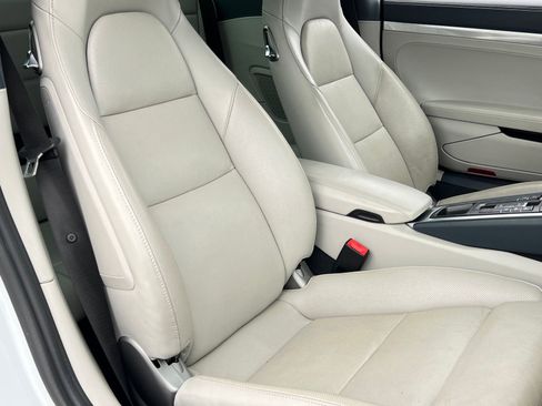 Certified 2019 Porsche 911 Targa 4 AWD/4WD image 20