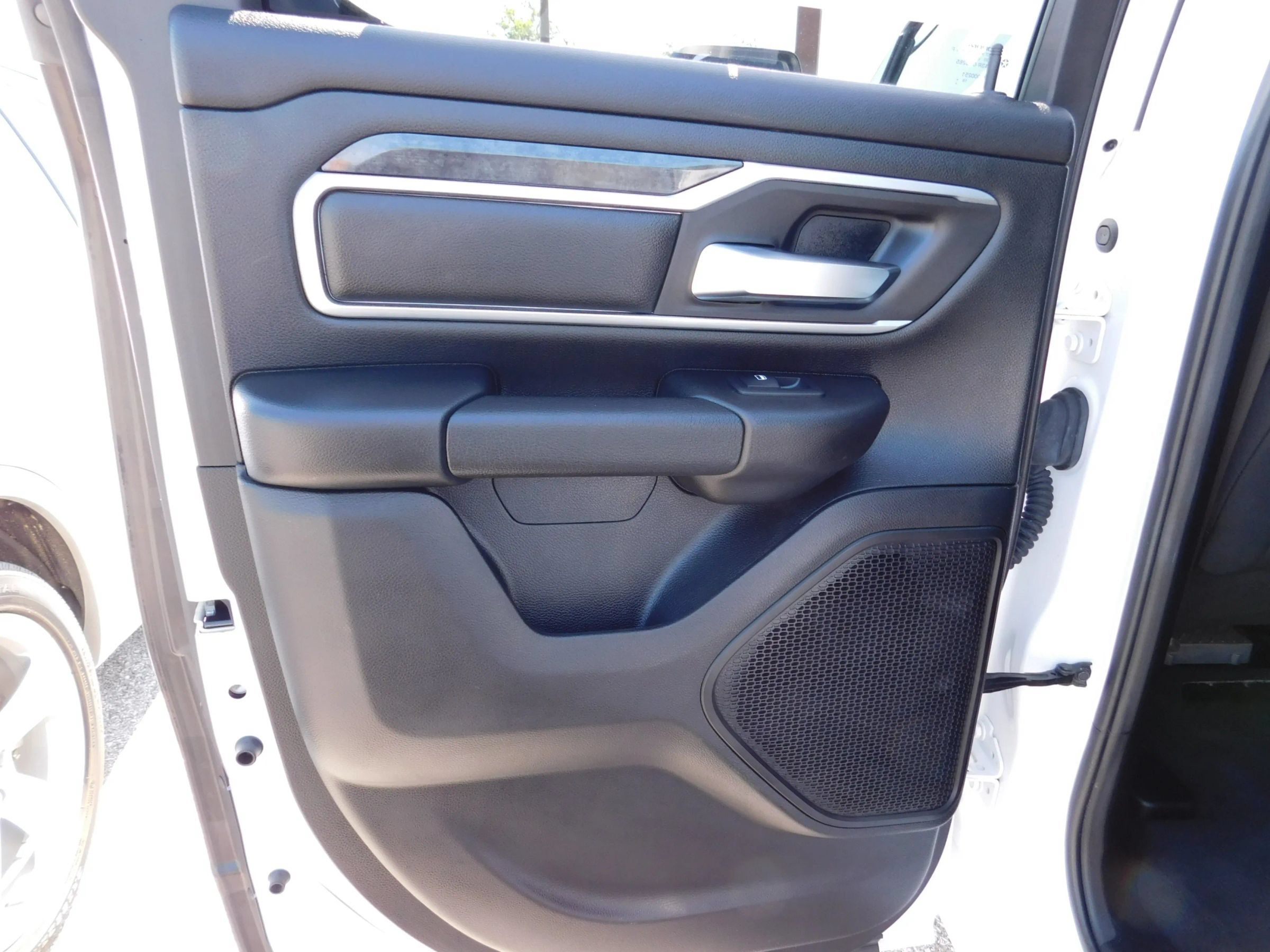 Used 2019 RAM 1500 Big Horn AWD/4WD image 11