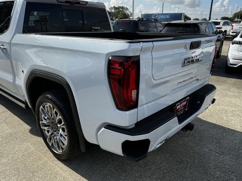 Used 2026 GMC Sierra 1500 Denali Ultimate AWD/4WD image 8
