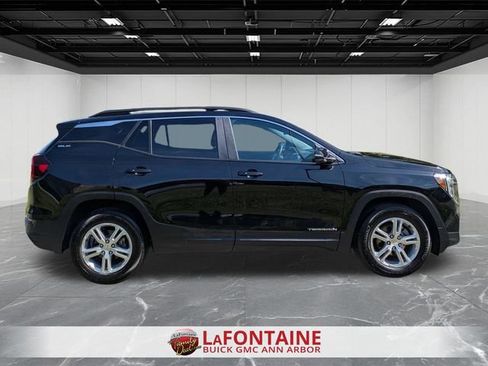 Used 2023 GMC Terrain SLE w/ Driver Convenience Package FWD image 6