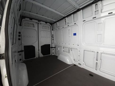 Used 2025 Mercedes-Benz Sprinter 2500 image 23