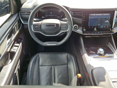 Used 2023 Jeep Wagoneer L Series II image 15