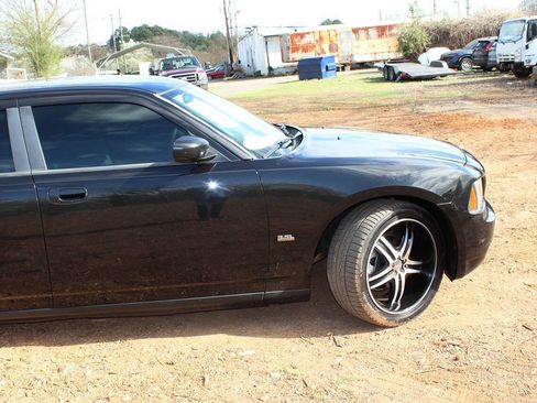 Used 2009 Dodge Charger SXT image 4