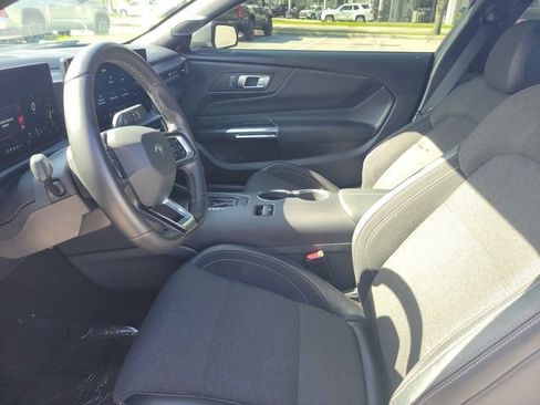 Used 2025 Ford Mustang Coupe RWD image 15