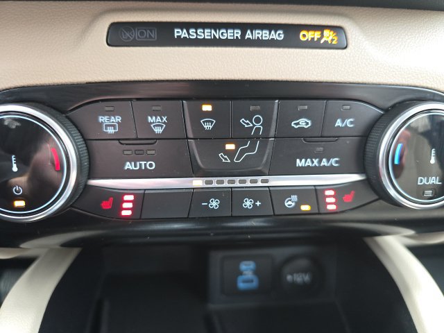 Used 2022 Ford Escape SEL w/ Technology Package AWD/4WD image 19