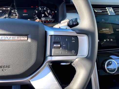 Used 2025 Land Rover Discovery S AWD/4WD image 22