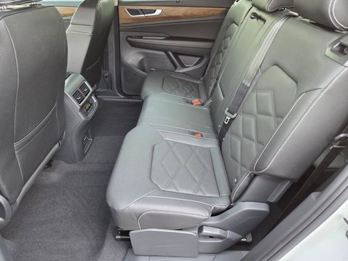 New 2026 Volkswagen Atlas SE FWD image 8