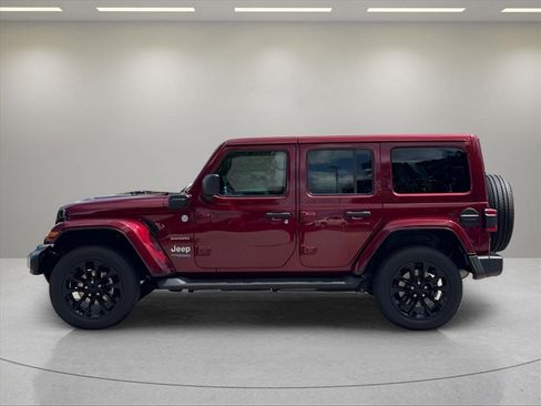 Used 2022 Jeep Wrangler Unlimited Sahara AWD/4WD image 2