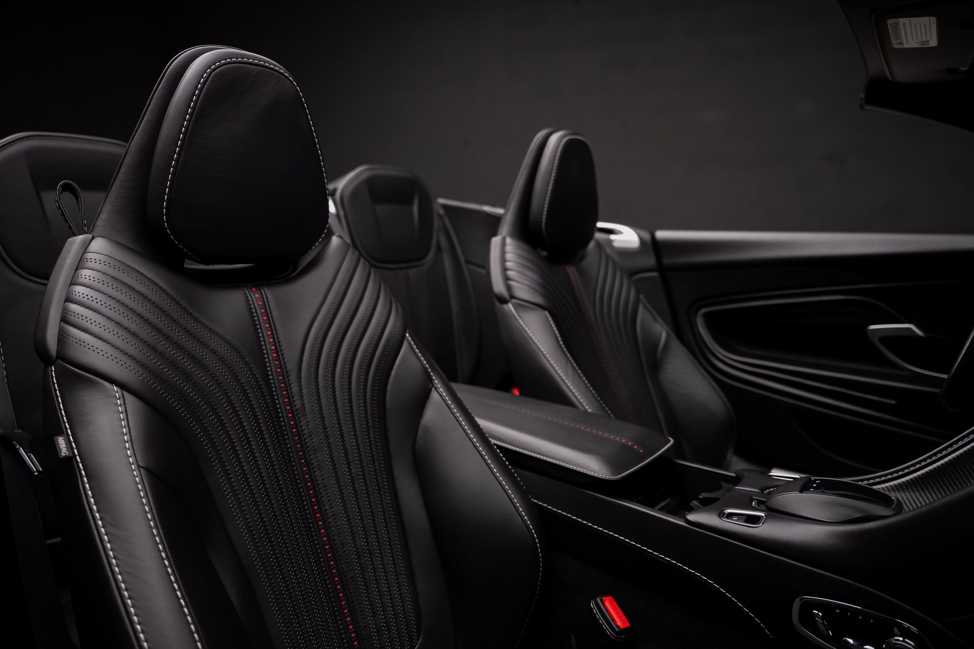 Used 2019 Aston Martin DB11 Volante RWD image 65