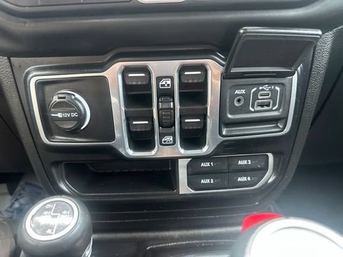 Used 2023 Jeep Wrangler Unlimited Sahara w/ Cold Weather Group AWD/4WD image 26