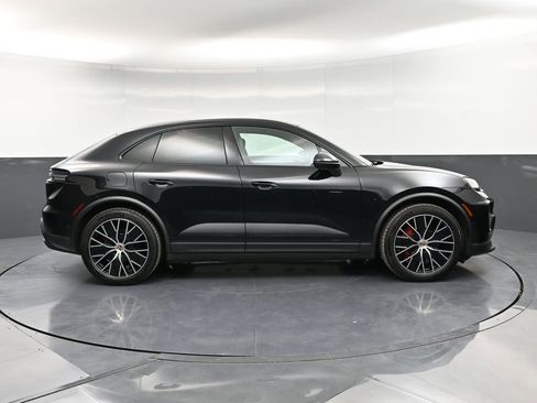 Certified 2025 Porsche Macan 4S Electric image 9