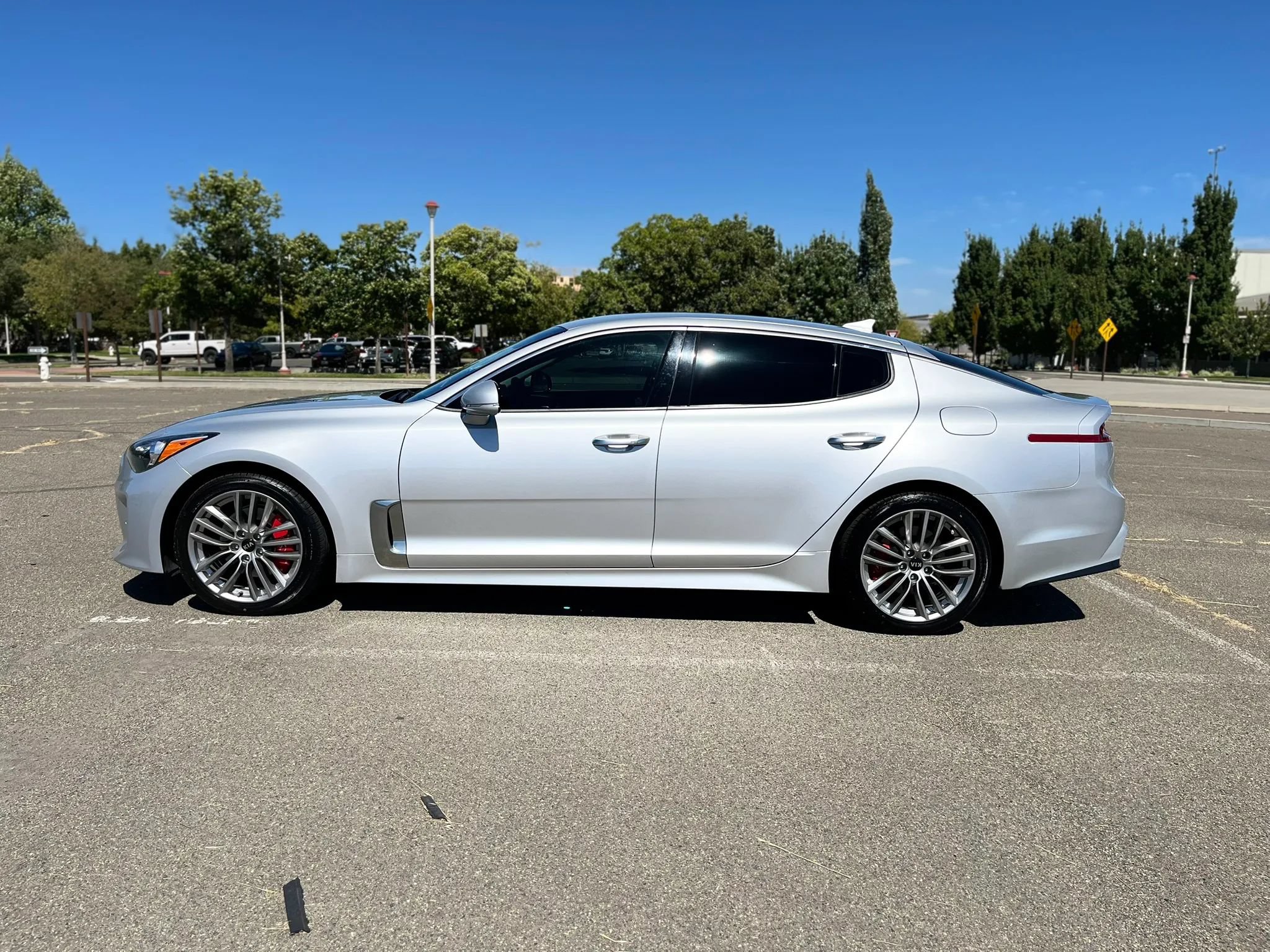 Used 2018 Kia Stinger RWD image 9