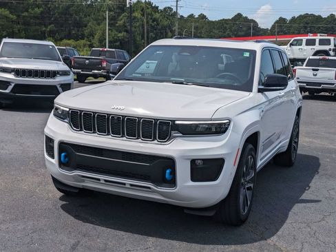New 2024 Jeep Grand Cherokee Overland w/ Advanced Protech Group III AWD/4WD image 7