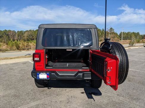 Certified 2025 Jeep Wrangler Sport image 38