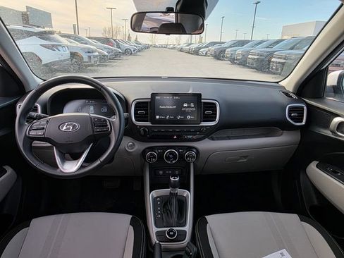 Certified 2025 Hyundai Venue SEL image 12