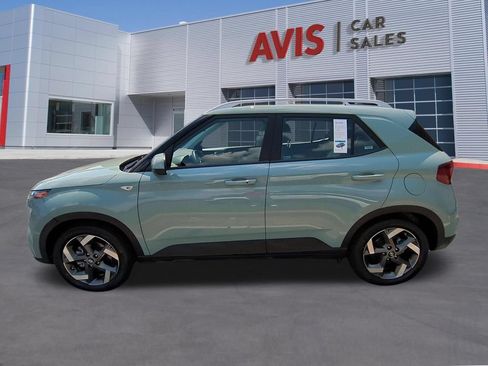 Used 2025 Hyundai Venue SEL FWD image 10