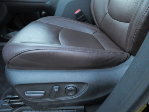 Certified 2023 Toyota Sienna Platinum image 21