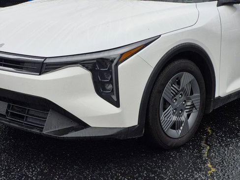 Used 2025 Kia K4 LX image 7
