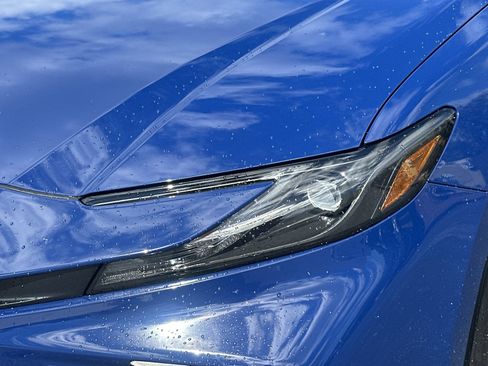 Used 2026 Toyota Camry SE FWD image 11