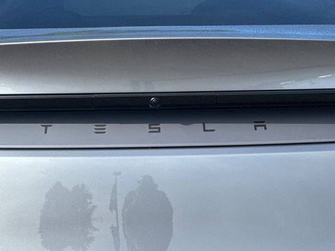 Used 2026 Tesla Model Y 2WD image 31