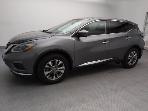 Used 2018 Nissan Murano S image 2