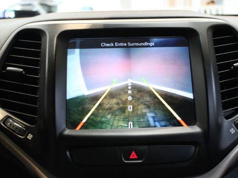 Used 2017 Jeep Cherokee Limited w/ Trailer Tow Group image 19