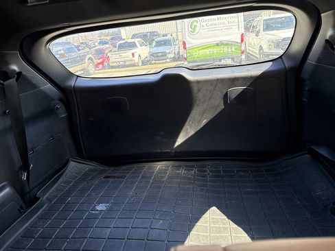 Used 2022 Toyota Highlander Platinum image 12