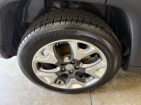 Used 2019 Jeep Compass Limited AWD/4WD image 32