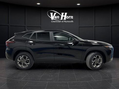 New 2026 Chevrolet Trax LT w/ Driver Confidence Package image 2