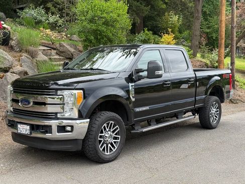 Used 2017 Ford F250 Lariat w/ Lariat Value Package AWD/4WD image 1