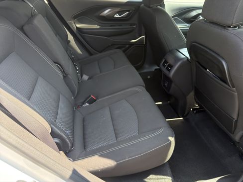 Used 2024 GMC Terrain SLE FWD image 25