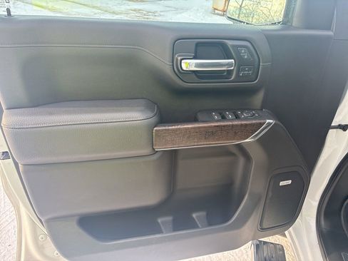 Used 2022 GMC Sierra 1500 Denali w/ Denali Premium Package image 18