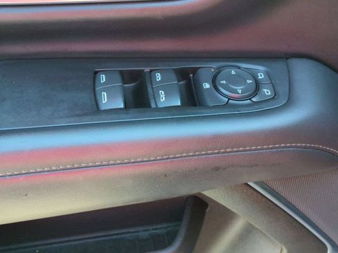 Used 2021 GMC Yukon SLE AWD/4WD image 15
