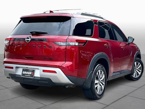 Used 2023 Nissan Pathfinder SL w/ Black Appearance Package image 11