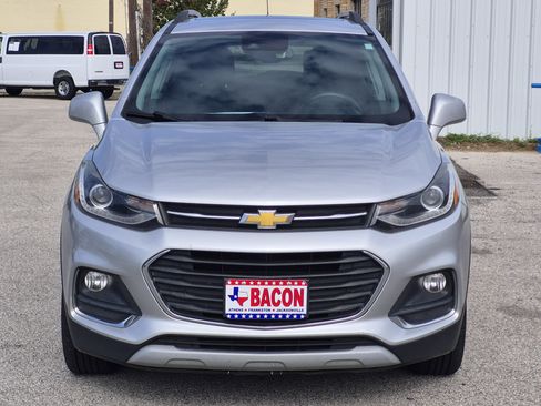 Used 2020 Chevrolet Trax Premier AWD/4WD image 2