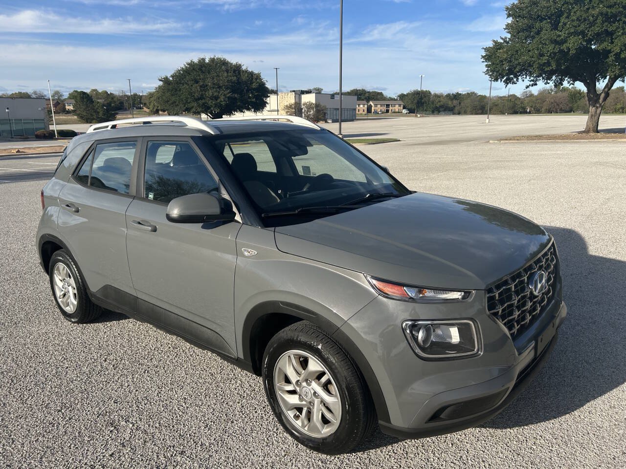 Used 2020 Hyundai Venue SEL FWD image 5