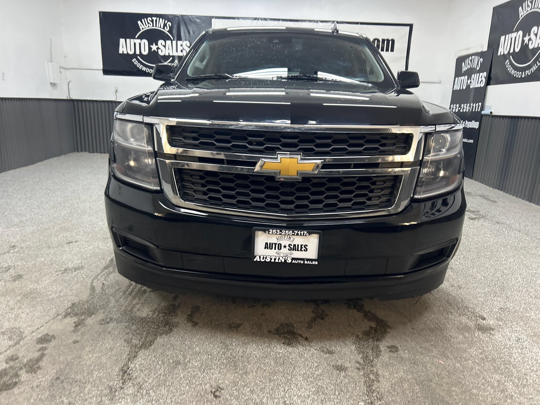 Used 2018 Chevrolet Suburban LT AWD/4WD image 2