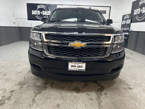 Used 2018 Chevrolet Suburban LT AWD/4WD image 2