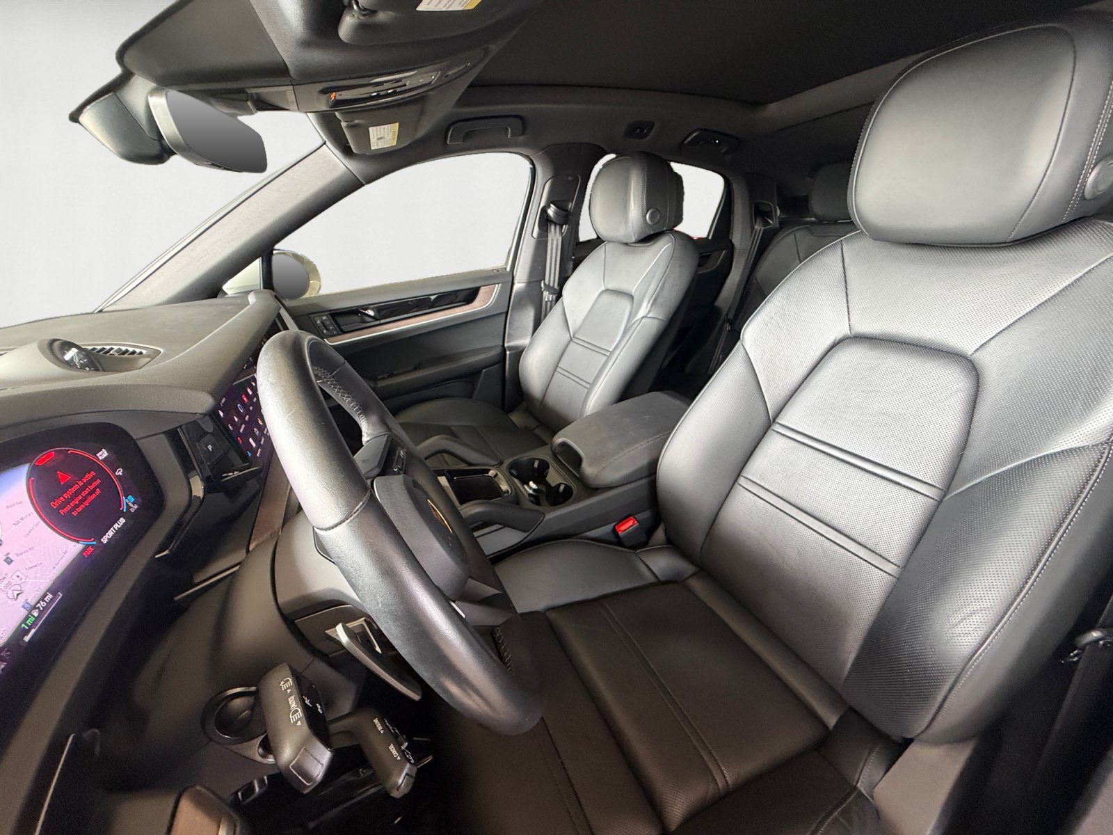 Used 2024 Porsche Cayenne Coupe AWD/4WD image 10