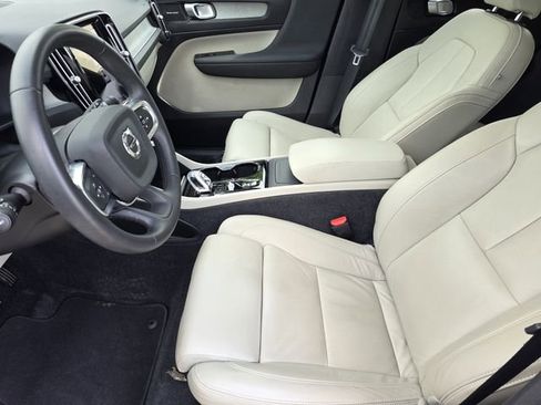 Used 2023 Volvo XC40 B5 Ultimate w/ Protection Package Premier AWD/4WD image 12