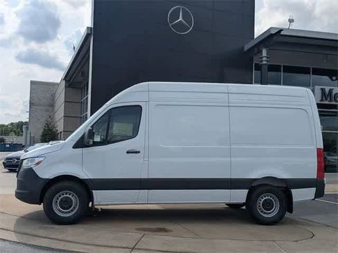 Used 2025 Mercedes-Benz Sprinter 2500 image 4