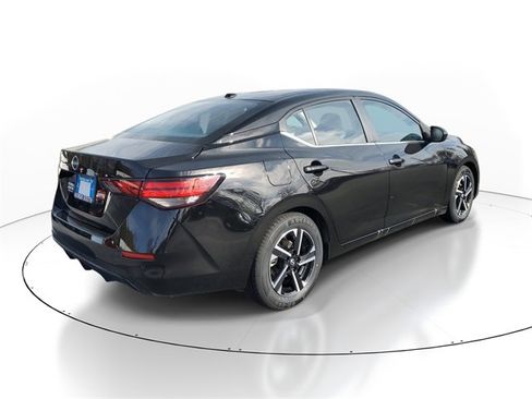 Used 2025 Nissan Sentra SV image 6