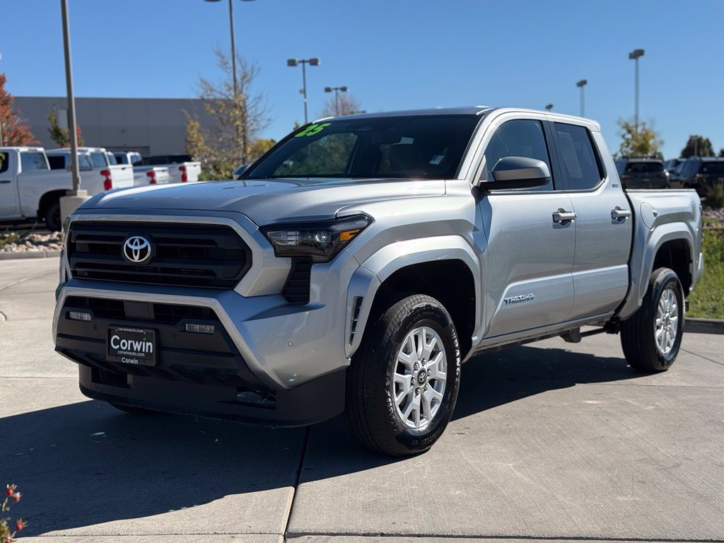 Used 2025 Toyota Tacoma SR5 AWD/4WD image 3