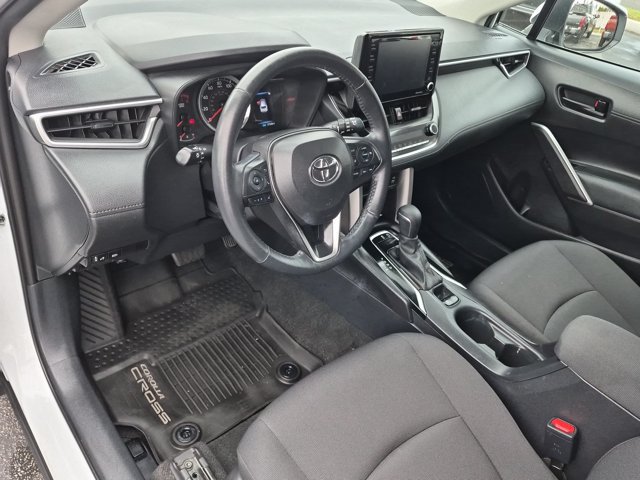 Used 2022 Toyota Corolla Cross LE w/ Black Badges Package (TMS) AWD/4WD image 17